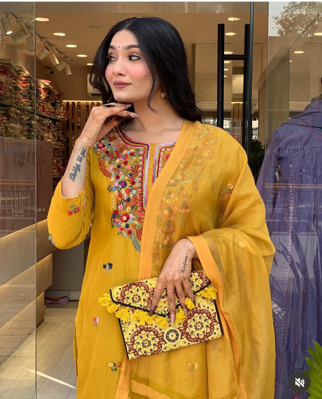 Proudly Presenting Pure Royalty In Premium Mul Chanderi.