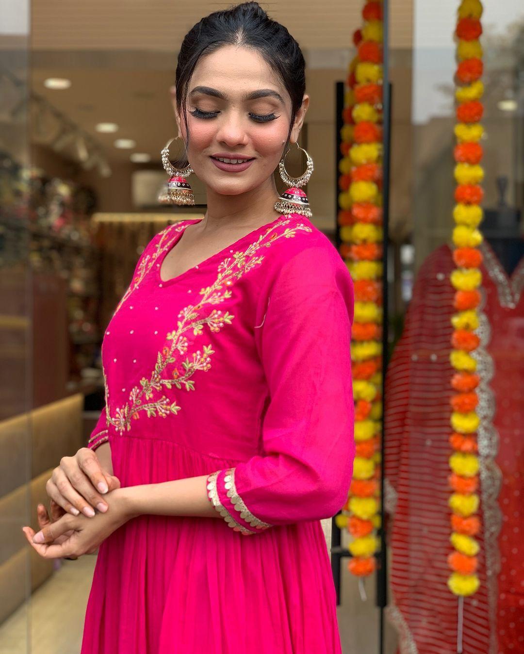 Proudly Presenting Pure Royalty In Premium Mul Chanderi.