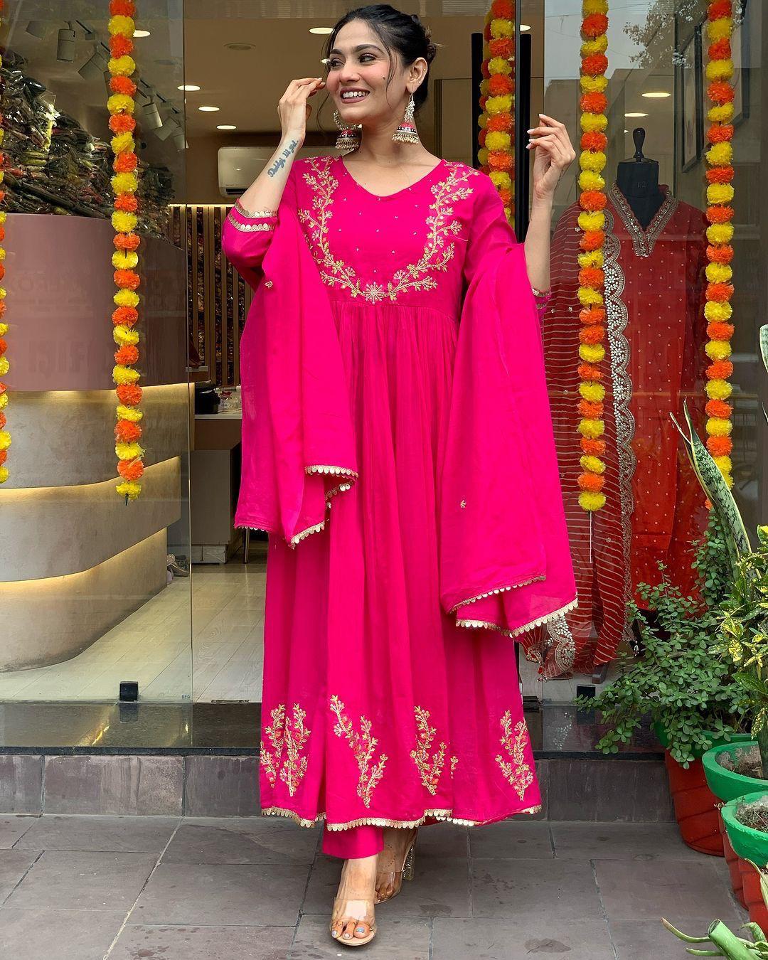 Proudly Presenting Pure Royalty In Premium Mul Chanderi.